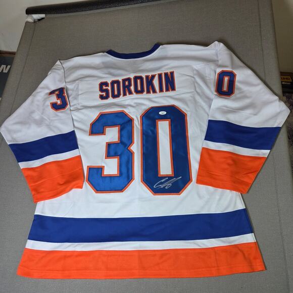 Ilya Sorokin Signed NY Islanders Custom White Jersey JSA AY00812 XL Autograph - Picture 1 of 9